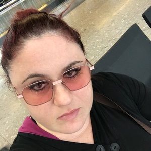 Meet your Posher, Yana